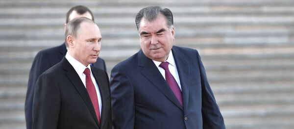 Президент РФ Владимир Путин и президент Республики Таджикистан Эмомали Рахмон Президент РФ Владимир Путин и президент Республики Таджикистан Эмомали Рахмон - Sputnik Таджикистан
