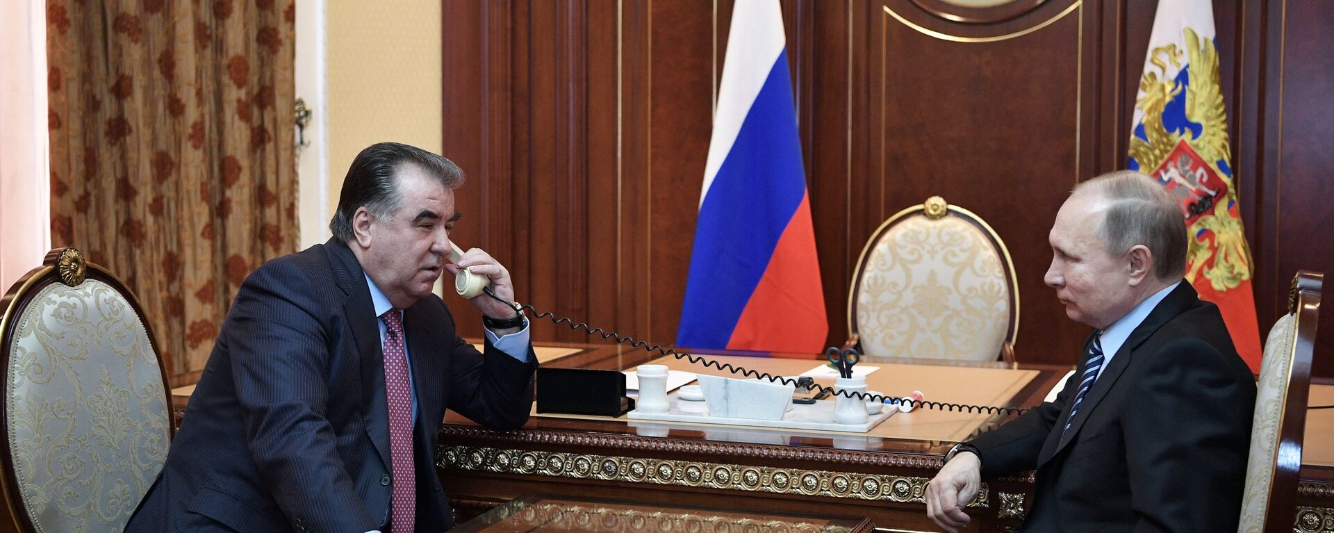 Президент РФ Владимир Путин и глава Таджикистана Эмомали Рахмон - Sputnik Таджикистан, 1920, 10.12.2018