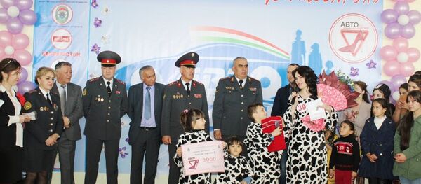 Ғолиби озмуни Авто-Бону-2017 Заррина Муҳаммадова - Sputnik Тоҷикистон