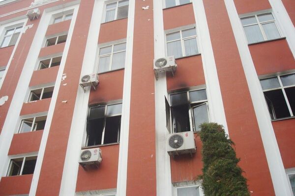В Таджикистане произошел пожар в здании парламента В Таджикистане произошел пожар в здании парламента - Sputnik Таджикистан