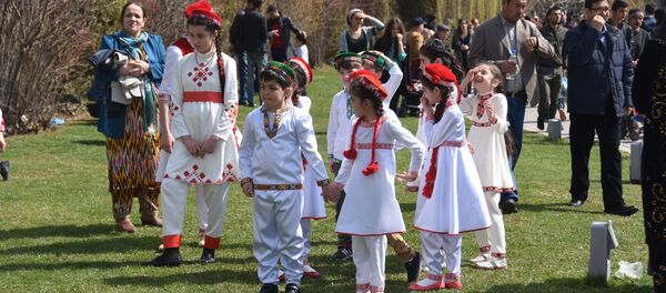 Навруз-2017: Праздник весны в центре исмаилитов Душанбе Навруз-2017: Праздник весны в центре исмаилитов Душанбе - Sputnik Таджикистан