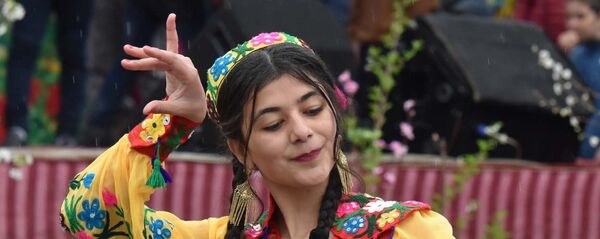 Девушки-таджички на свадьбе в Ташкургане: потрясающая красота | Соло - путешествия | Дзен