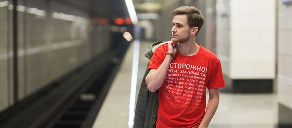 Московское метро выпустило спецодежду для пассажиров Московское метро выпустило спецодежду для пассажиров - Sputnik Таджикистан