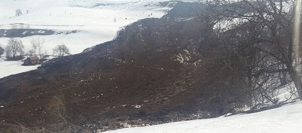 Сход лавины в Кыргызстане, архивное фото Сход лавины в Кыргызстане, архивное фото - Sputnik Таджикистан
