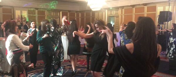 Танцы до упаду: посольство РТ отметило Навруз в Москве Танцы до упаду: посольство РТ отметило Навруз в Москве - Sputnik Таджикистан