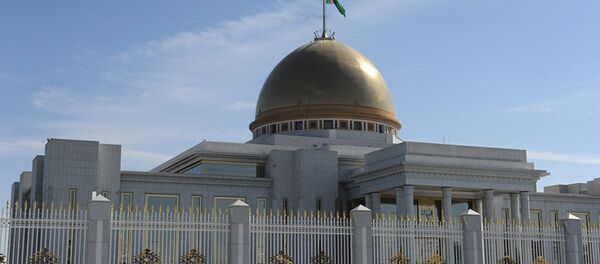 Президентский дворец Огузхан в Ашхабаде, архивное фото - Sputnik Таджикистан