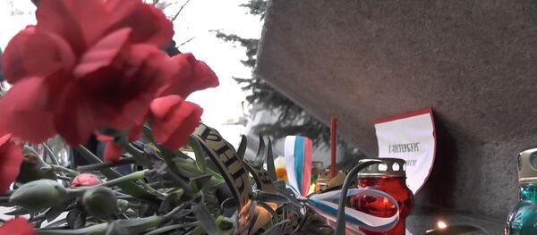 Цветы в память о жертвах теракта в Петербурге Цветы в память о жертвах теракта в Петербурге - Sputnik Таджикистан