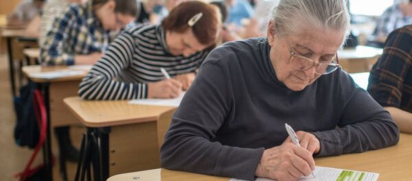 Ежегодная акция по проверке грамотности Тотальный диктант - Sputnik Таджикистан