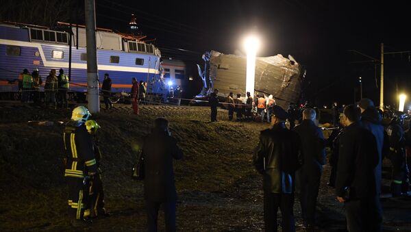 Столкновение пассажирского поезда и электрички на западе Москвы - Sputnik Таджикистан