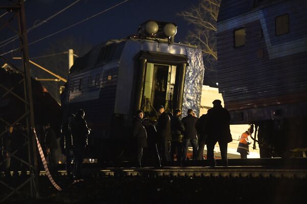 Столкновение пассажирского поезда и электрички на западе Москвы Столкновение пассажирского поезда и электрички на западе Москвы - Sputnik Таджикистан