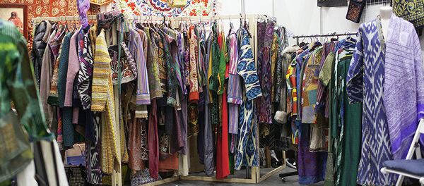 Узбекская одежда, архивное фото Узбекская одежда, архивное фото - Sputnik Таджикистан