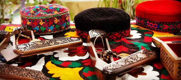 Выставка таджикских ремесленников на праздновании Навруза в павильоне ВДНХ в Москве Выставка таджикских ремесленников на праздновании Навруза в павильоне ВДНХ в Москве - Sputnik Таджикистан