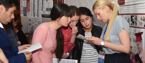 Выставка-ярмарка Российское образование Душанбе - 2017 - Sputnik Таджикистан