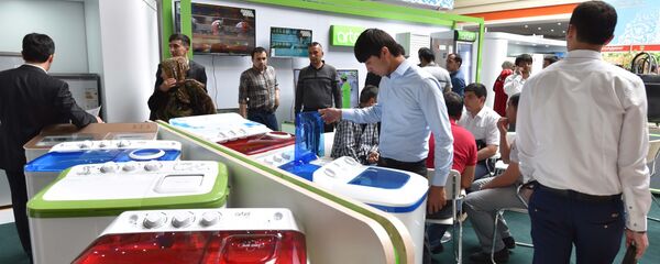 Выставка ярмарка продукции промышленных товаров Республики Узбекистан 2017 Выставка ярмарка продукции промышленных товаров Республики Узбекистан 2017 - Sputnik Таджикистан