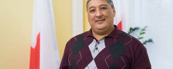 Руководитель департамента здравоохранения Международной Федерации обществ Красного Креста и Красного Полумесяца (Европейский регион)  Даврон Мухамадиев - Sputnik Тоҷикистон