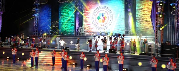 Бозиҳои Делфӣ. Акс аз бойгонӣ - Sputnik Тоҷикистон