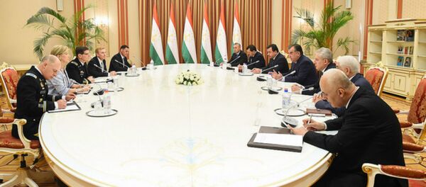 Встреча с командующим Центральным командованием США генералом Джозефом Л. Вотелем - Sputnik Тоҷикистон