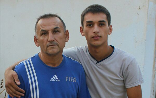 Отец и младший брат Хабиба Пирова - Sputnik Таджикистан