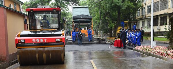 Асфальтоукладчик, архивное фото - Sputnik Тоҷикистон