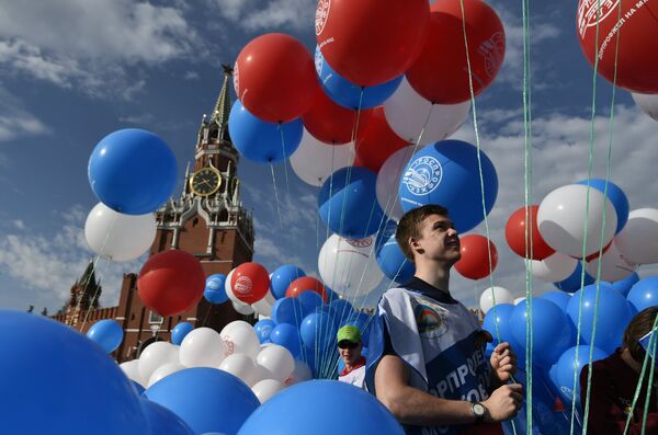 Первомайская демонстрация трудящихся на Красной площади Первомайская демонстрация трудящихся на Красной площади - Sputnik Тоҷикистон