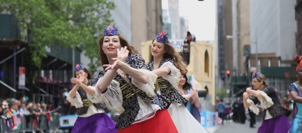 Паради форсизабонон дар Ню-Йорк Паради форсизабонон дар Ню-Йорк - Sputnik Тоҷикистон