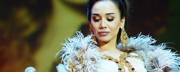 С концерта таджикской певицы Зулайхо Махмадшоевой - Sputnik Тоҷикистон