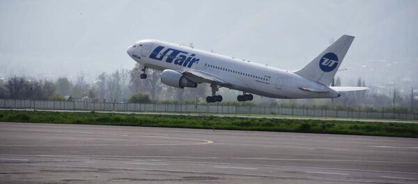 Самолёт авиакомпании ЮТэйр. Архивное фото - Sputnik Тоҷикистон