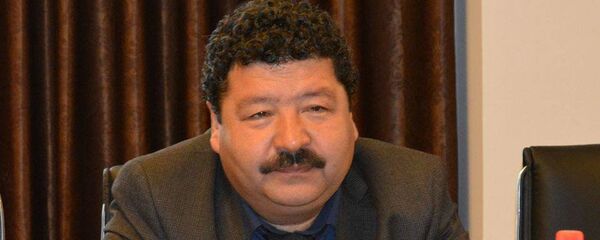 Коршиноси масоили ҳуқуқӣ ва сиёсӣ Шокирҷон Ҳакимов Коршиноси масоили ҳуқуқӣ ва сиёсӣ Шокирҷон Ҳакимов - Sputnik Тоҷикистон