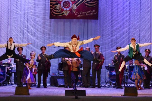 Концерт в Душанбе, посвященный 72-ой годовщине Победы в Великой Отечественной войне - Sputnik Таджикистан