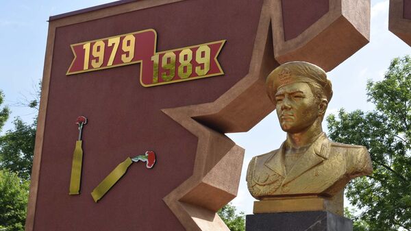Открытие памятника А.Г. Мироненко в Душанбе  - Sputnik Тоҷикистон