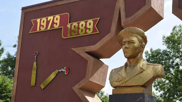 Открытие памятника А.Г. Мироненко в Душанбе  - Sputnik Тоҷикистон