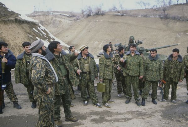 С 1990 по 1992 год в ближнее зарубежье выехало почти 500 тыс. человек. - Sputnik Таджикистан