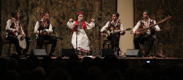 Ансамбль Бадахшан в центре руководитель Сахиба Давлатшоева - Sputnik Тоҷикистон