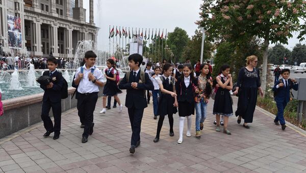 Школьники Душанбе, архивное фото - Sputnik Таджикистан