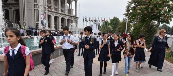 Школьники Душанбе - Sputnik Тоҷикистон