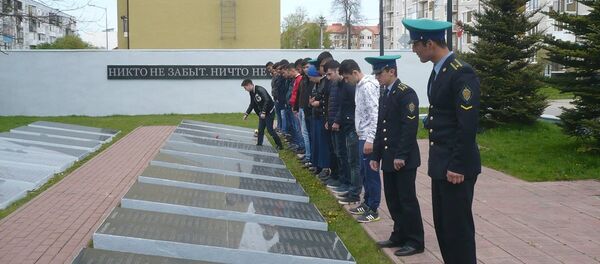 Таджики провели вахту памяти в Калининграде Таджики провели вахту памяти в Калининграде - Sputnik Таджикистан