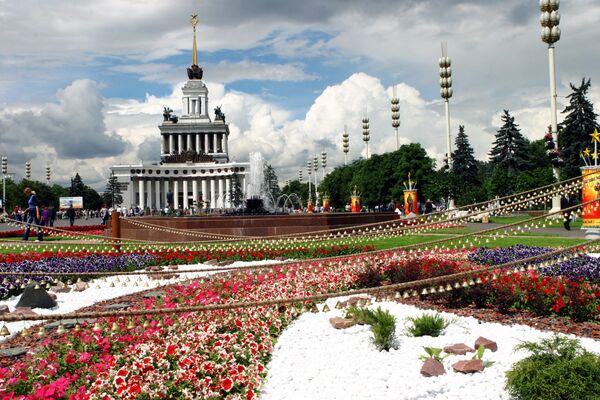 3-й Московский фестиваль цветников и ландшафтной архитектуры 3-й Московский фестиваль цветников и ландшафтной архитектуры - Sputnik Таджикистан