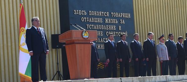 Дақиқаи хомӯшӣ ба хотири қурбониёни Ҷанги Бузурги Ватанӣ - Sputnik Тоҷикистон