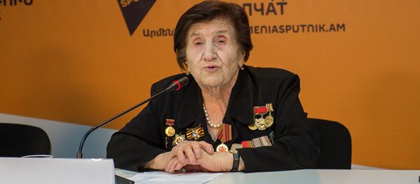Ветеран Великой отечественной войны, заслуженный учитель Армении Розалия Абгарян Ветеран Великой отечественной войны, заслуженный учитель Армении Розалия Абгарян - Sputnik Таджикистан