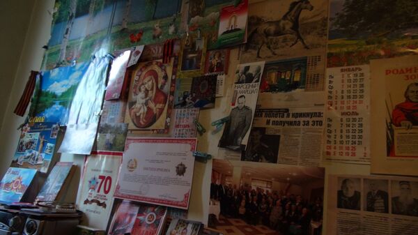 Дома у ветерана ВОВ Виктора Зеленцова - Sputnik Таджикистан