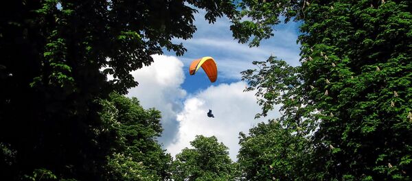 Парапланерист - Sputnik Таджикистан