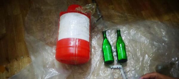 Пластиковые бутылки со ртутью, архивное фото - Sputnik Тоҷикистон