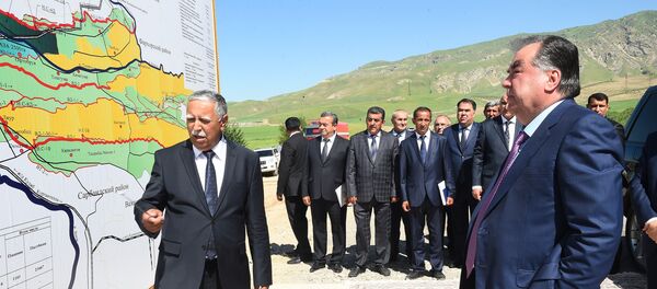 Президент Таджикистана Эмомали Рахмон в Дангаре - Sputnik Тоҷикистон