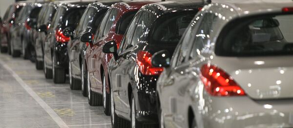 На заводе Peugeot, архивное фото - Sputnik Тоҷикистон