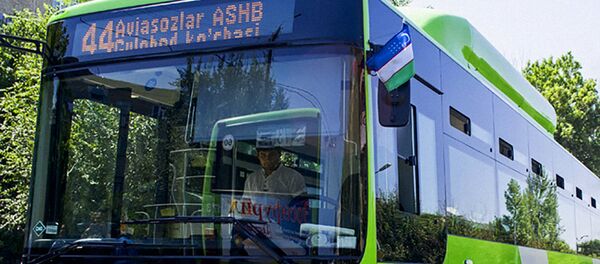 Первый день работы с пассажирами Первый день работы с пассажирами - Sputnik Таджикистан