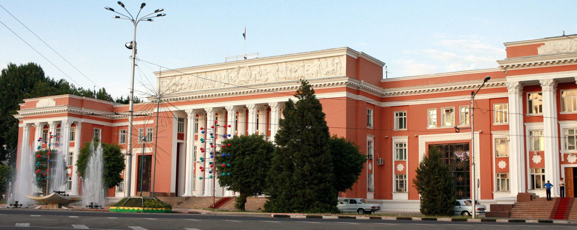 Здание парламента Республики Таджикистан - Sputnik Тоҷикистон, 1920, 02.10.2023