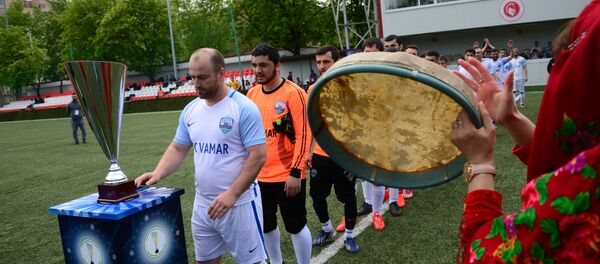 Дастаи Вамар ҷомро таҳти навои доира ба майдон бароварданд - Sputnik Тоҷикистон