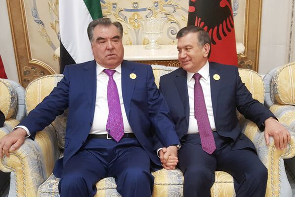 Президент Таджикистана Эмомали Рахмон и глава Узбекистана Шавкат Мирзиёев - Sputnik Таджикистан