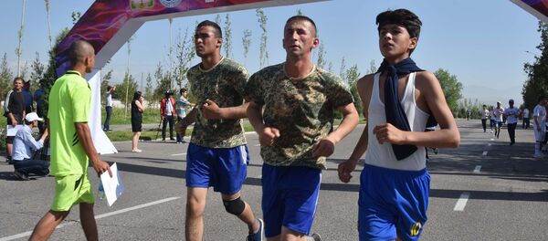 Национальный день бега в Душанбе Национальный день бега в Душанбе - Sputnik Таджикистан