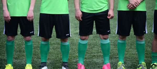 Футболисты на поле, архивное фото - Sputnik Таджикистан